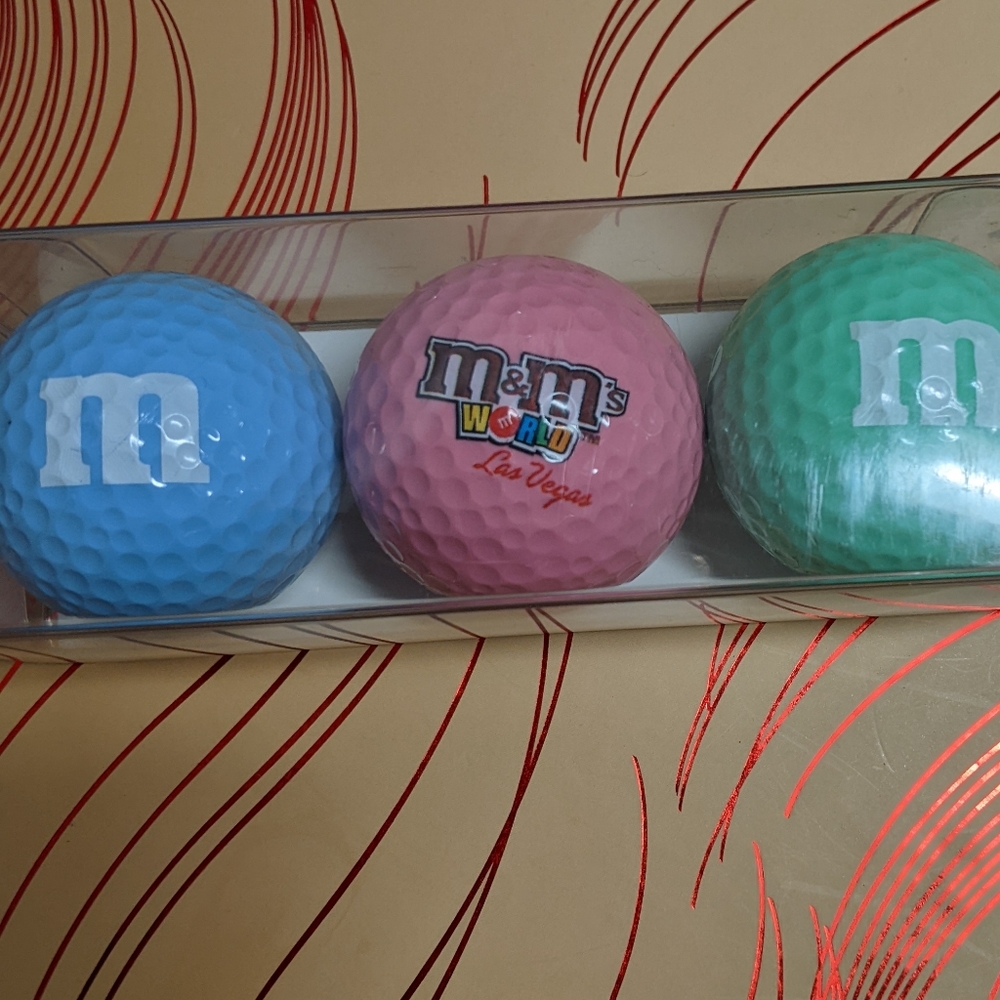 M&M's World Las Vegas golf balls - Picture 2 of 2